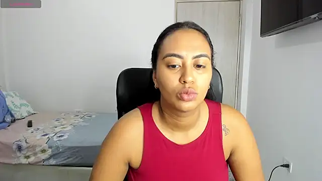 Snapshot of tracycum chatting on 11/20/25, 10:31 tracycum online show from 11/20/25, 10:31