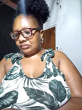 Snapshot of YELLOW_BONE chatting on 02/10/25, 01:14 YELLOW BONE online show from 02/10/25, 01:14