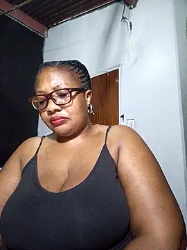 Snapshot of YELLOW_BONE chatting on 03/05/25, 12:27 YELLOW BONE online show from 03/05/25, 12:27