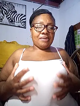 Snapshot of YELLOW_BONE chatting on 03/13/26, 08:37 YELLOW BONE online show from 03/13/26, 08:37