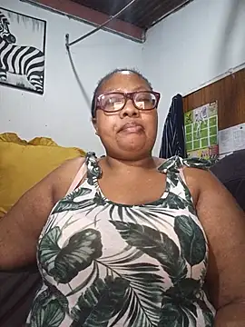 Snapshot of YELLOW_BONE chatting on 07/20/26, 08:44 YELLOW BONE online show from 07/20/26, 08:44