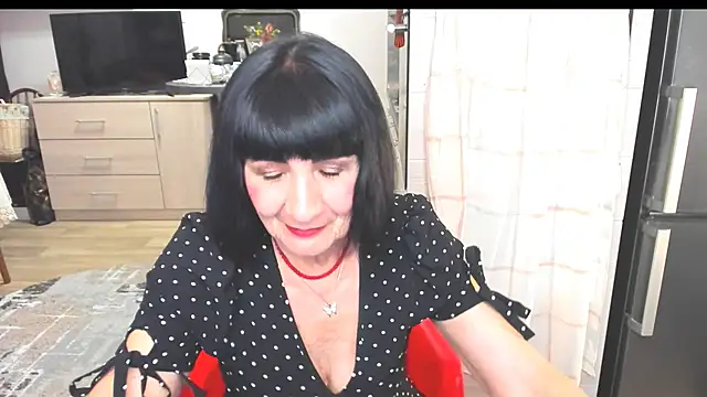 Snapshot of Tina_Joness chatting on 02/19/25, 08:41 Tina Joness online show from 02/19/25, 08:41