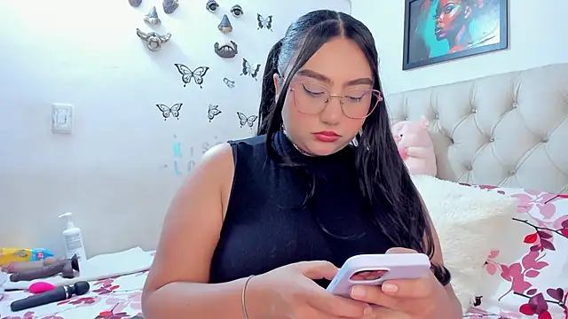 Snapshot of NayaWayne chatting on 03/18/26, 05:27 NayaWayne online show from 03/18/26, 05:27