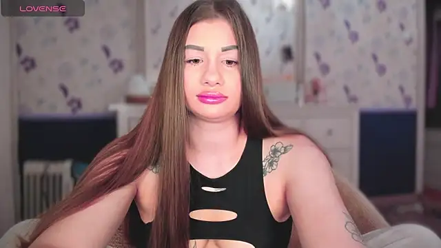 JuicyHelenX online show from 10/03/25, 04:37