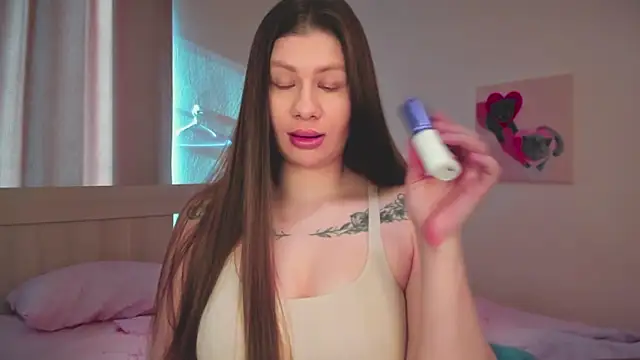 Snapshot of JuicyHelenX chatting on 03/07/26, 01:30 JuicyHelenX online show from 03/07/26, 01:30