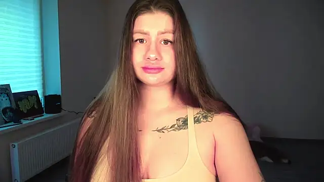 Snapshot of JuicyHelenX chatting on 04/13/26, 02:44 JuicyHelenX online show from 04/13/26, 02:44