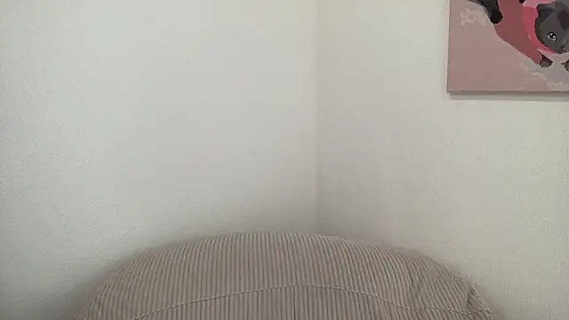 Snapshot of JuicyHelenX chatting on 08/05/26, 03:37 JuicyHelenX online show from 08/05/26, 03:37