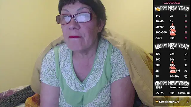 Snapshot of Sandra_Carina chatting on 04/17/26, 10:24 Sandra Carina online show from 04/17/26, 10:24
