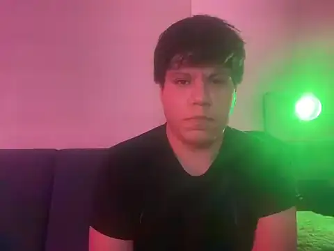 Snapshot of wtk96b chatting on 09/28/25, 05:13 wtk96b online show from 09/28/25, 05:13