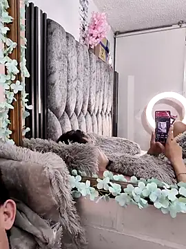 Snapshot of Juam22 chatting on 10/18/25, 09:54 Juam22 online show from 10/18/25, 09:54