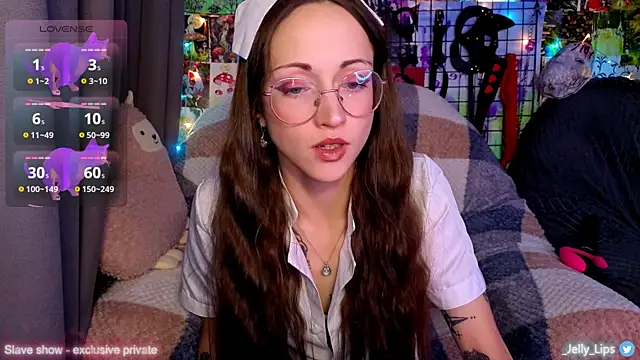 Snapshot of ServantBrook chatting on 11/09/25, 06:01 ServantBrook online show from 11/09/25, 06:01