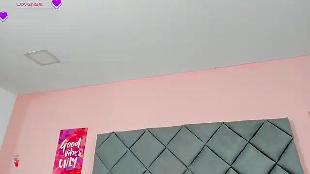 Snapshot of TaylorEvanss chatting on 11/23/25, 11:43 TaylorEvanss online show from 11/23/25, 11:43