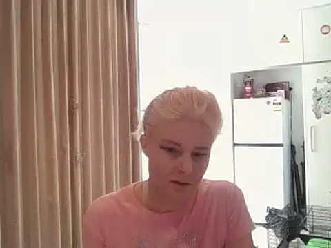 Snapshot of qvncrazy chatting on 03/07/25, 02:25 qvncrazy online show from 03/07/25, 02:25