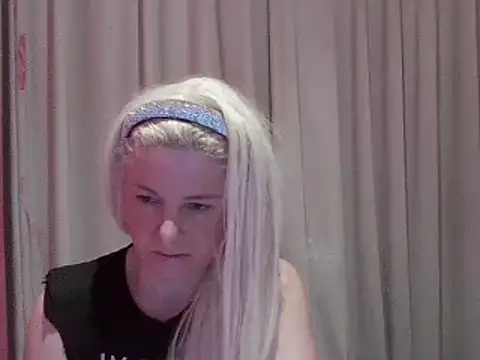 Snapshot of qvncrazy chatting on 03/20/25, 11:05 qvncrazy online show from 03/20/25, 11:05