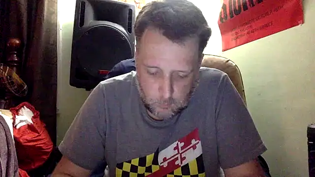 Snapshot of PhoenixFir1976 chatting on 01/01/25, 04:18 PhoenixFir1976 online show from 01/01/25, 04:18