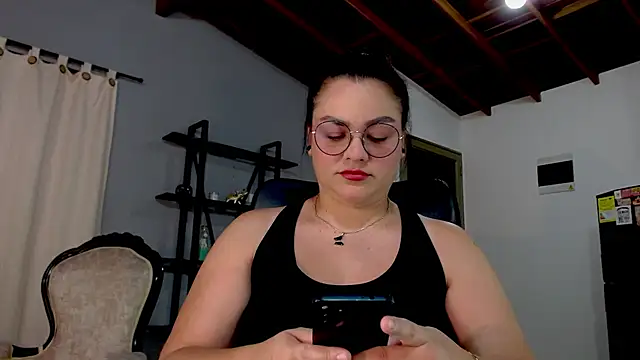 maela1 online show from 09/22/25, 11:29