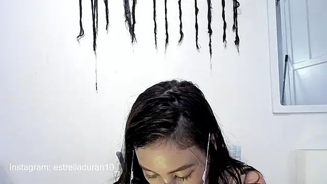 Snapshot of Estrella_Duran chatting on 12/06/24, 02:13 Estrella Duran online show from 12/06/24, 02:13