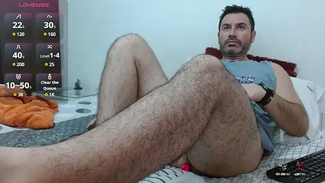 Snapshot of rodrher81 chatting on 01/12/25, 03:03 rodrher81 online show from 01/12/25, 03:03