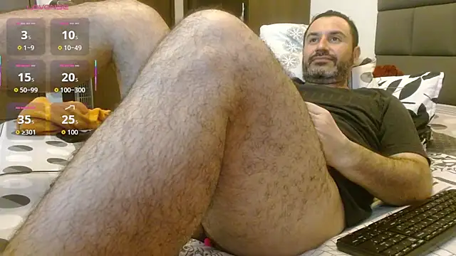 Snapshot of rodrher81 chatting on 10/29/25, 03:42 rodrher81 online show from 10/29/25, 03:42