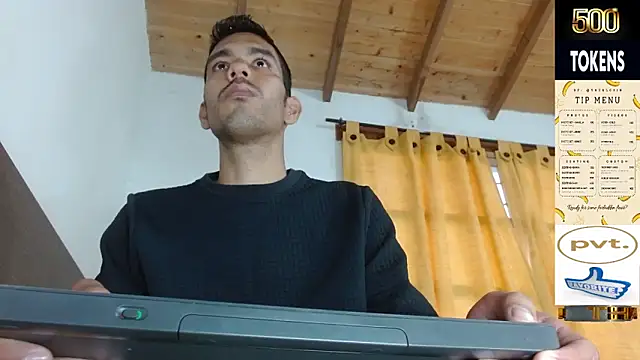 Snapshot of JohanyLatino chatting on 04/22/26, 10:11 JohanyLatino online show from 04/22/26, 10:11