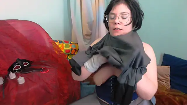 EverlyRays online show from 12/15/25, 05:23