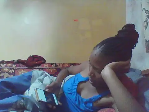 Snapshot of Smillie_prety chatting on 06/11/26, 03:48 Smillie prety online show from 06/11/26, 03:48