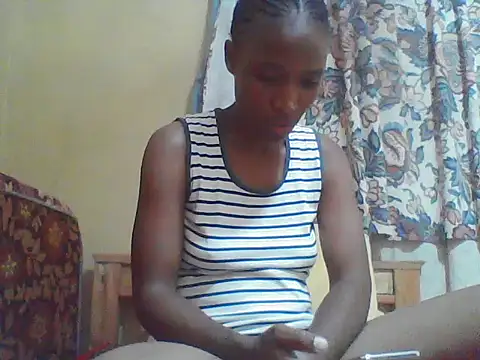 Snapshot of Smillie_prety chatting on 06/12/26, 04:06 Smillie prety online show from 06/12/26, 04:06