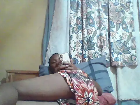 Snapshot of Smillie_prety chatting on 07/04/26, 06:03 Smillie prety online show from 07/04/26, 06:03