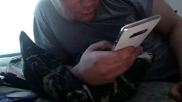 Snapshot of ACABFTP chatting on 12/18/24, 05:42 ACABFTP online show from 12/18/24, 05:42