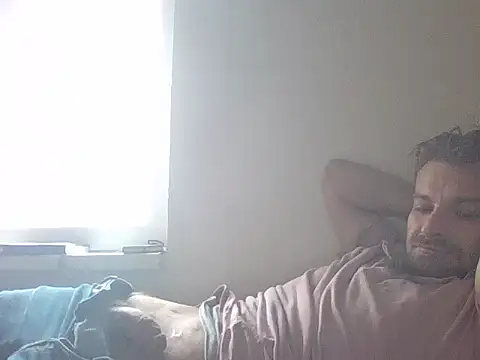 Snapshot of Bigdadyy98 chatting on 02/10/26, 01:04 Bigdadyy98 online show from 02/10/26, 01:04