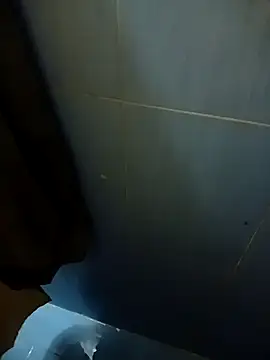 Snapshot of Niaikkk chatting on 11/13/25, 11:03 Niaikkk online show from 11/13/25, 11:03