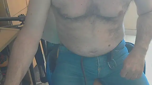 Snapshot of angelgarcia269 chatting on 12/16/24, 12:06 angelgarcia269 online show from 12/16/24, 12:06