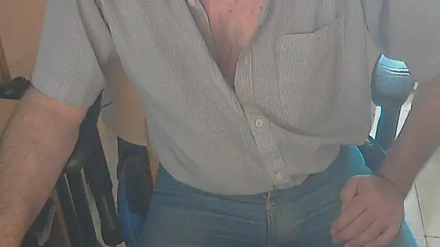 Snapshot of angelgarcia269 chatting on 02/23/25, 11:11 angelgarcia269 online show from 02/23/25, 11:11