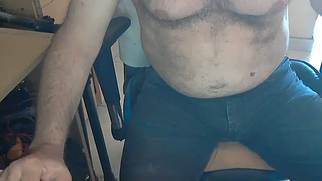 Snapshot of angelgarcia269 chatting on 03/17/25, 02:56 angelgarcia269 online show from 03/17/25, 02:56