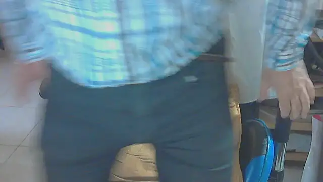 Snapshot of angelgarcia269 chatting on 09/27/25, 12:43 angelgarcia269 online show from 09/27/25, 12:43