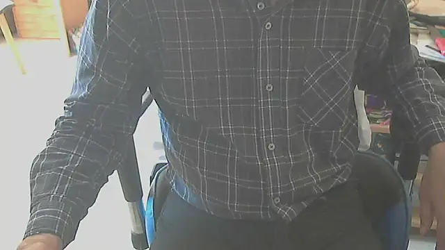 Snapshot of angelgarcia269 chatting on 10/07/25, 12:13 angelgarcia269 online show from 10/07/25, 12:13