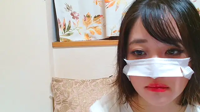 Snapshot of liliyRiSAcha-n chatting on 10/17/25, 08:17 liliyRiSAcha-n online show from 10/17/25, 08:17