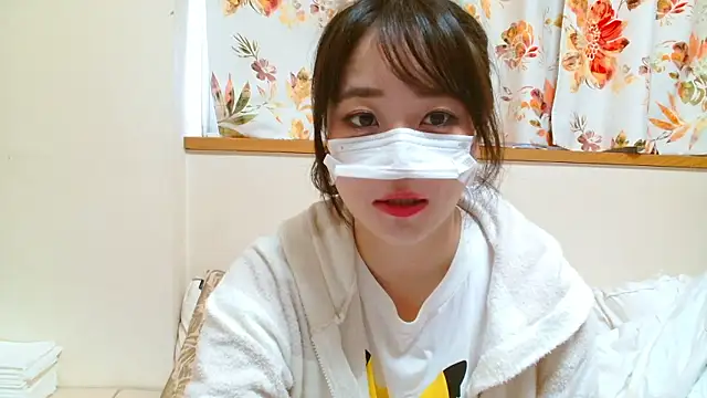 Snapshot of liliyRiSAcha-n chatting on 03/28/26, 07:52 liliyRiSAcha-n online show from 03/28/26, 07:52