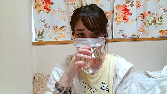 Snapshot of liliyRiSAcha-n chatting on 04/23/26, 07:30 liliyRiSAcha-n online show from 04/23/26, 07:30