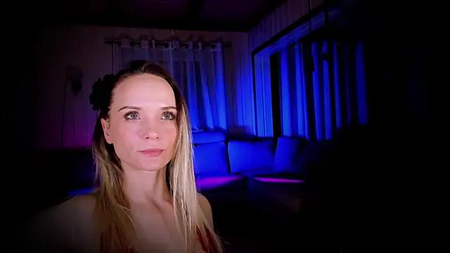 Snapshot of Louise-dance chatting on 12/09/24, 07:39 Louise-dance online show from 12/09/24, 07:39