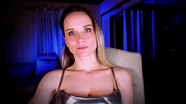 Snapshot of Louise-dance chatting on 01/04/25, 12:05 Louise-dance online show from 01/04/25, 12:05