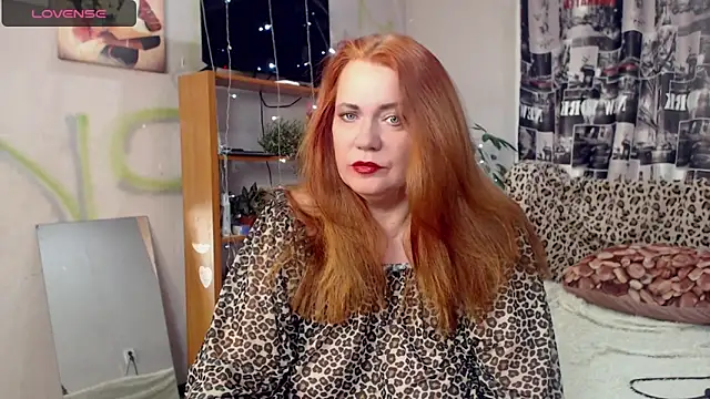 Snapshot of your_space chatting on 12/14/24, 12:33 your space online show from 12/14/24, 12:33