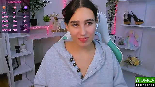  Eliizabeth  online show from 11/09/25, 09:57