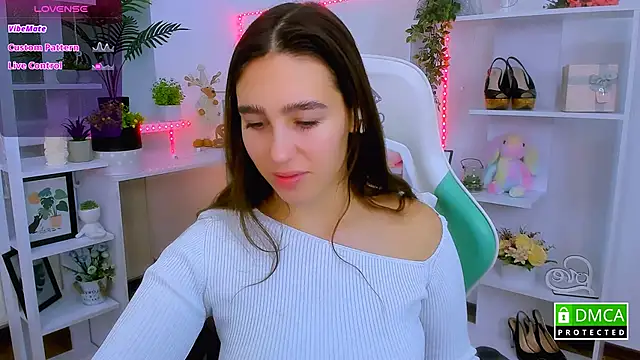  Eliizabeth  online show from 12/16/25, 10:15