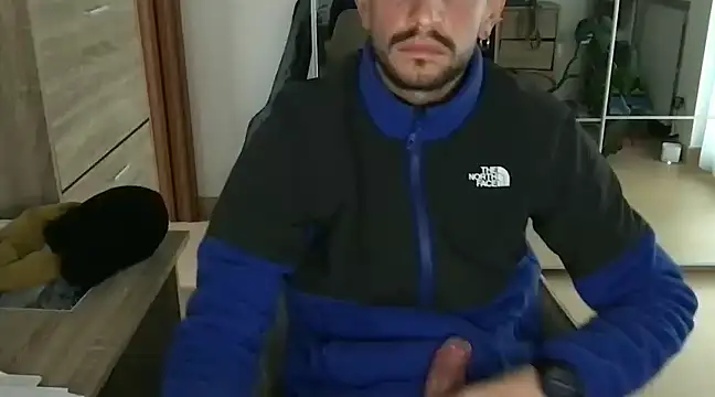 Snapshot of lupopiemontese chatting on 01/27/25, 02:57 lupopiemontese online show from 01/27/25, 02:57