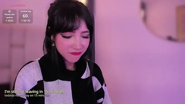 Snapshot of emma_woods_ chatting on 12/13/24, 06:27 emma woods online show from 12/13/24, 06:27