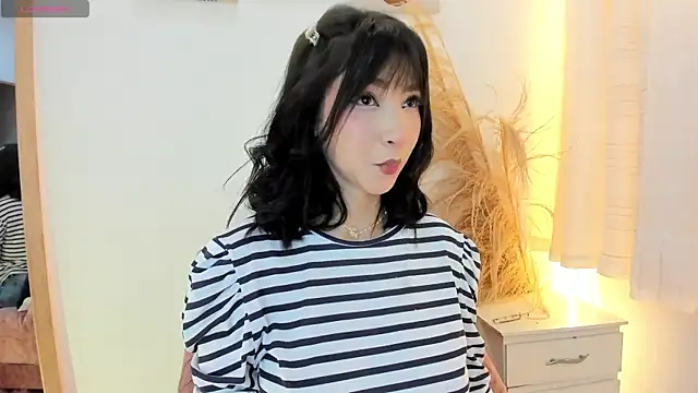 emma woods  online show from 03/15/26, 12:27