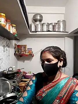 Snapshot of Riyaa-Devi chatting on 12/18/24, 03:37 Riyaa-Devi online show from 12/18/24, 03:37