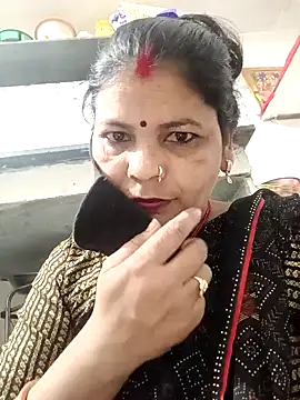 Snapshot of Riyaa-Devi chatting on 01/29/25, 05:45 Riyaa-Devi online show from 01/29/25, 05:45