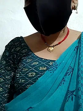 Snapshot of Riyaa-Devi chatting on 02/09/25, 04:40 Riyaa-Devi online show from 02/09/25, 04:40